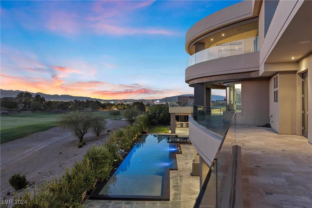 11 Anthem Pointe Court