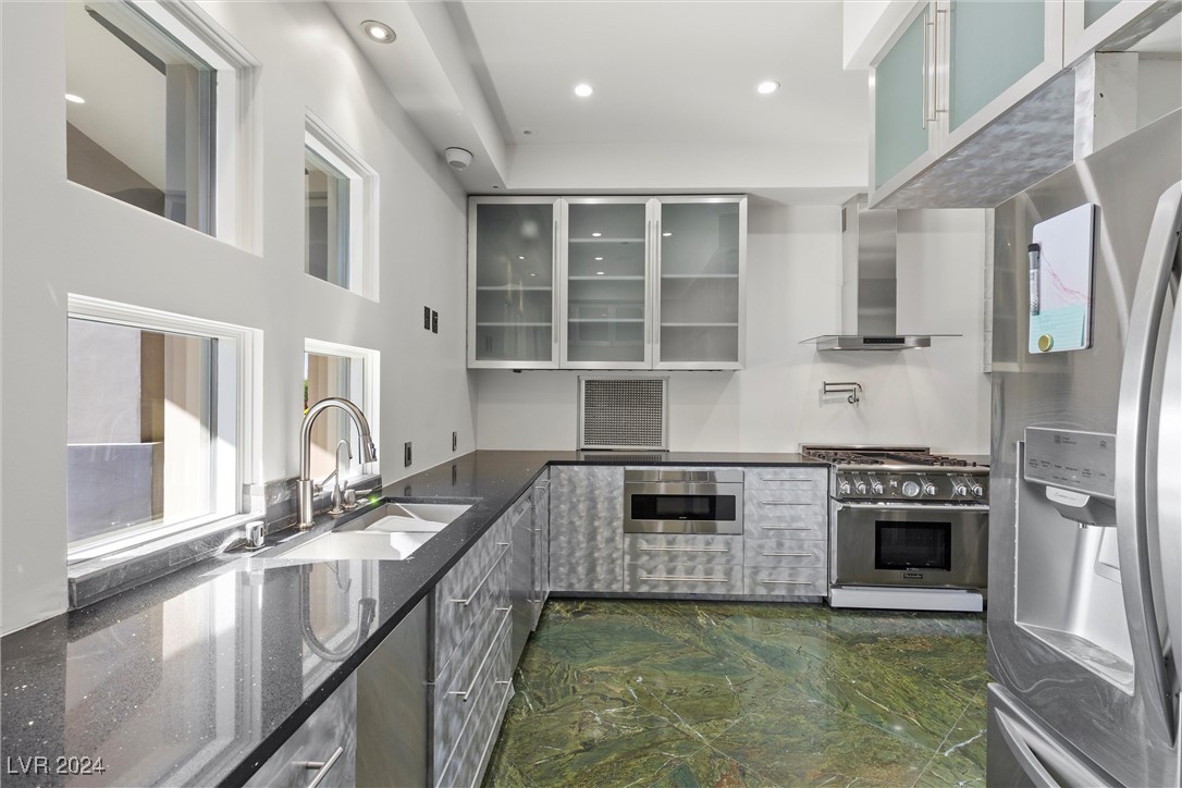 11 Anthem Pointe Court