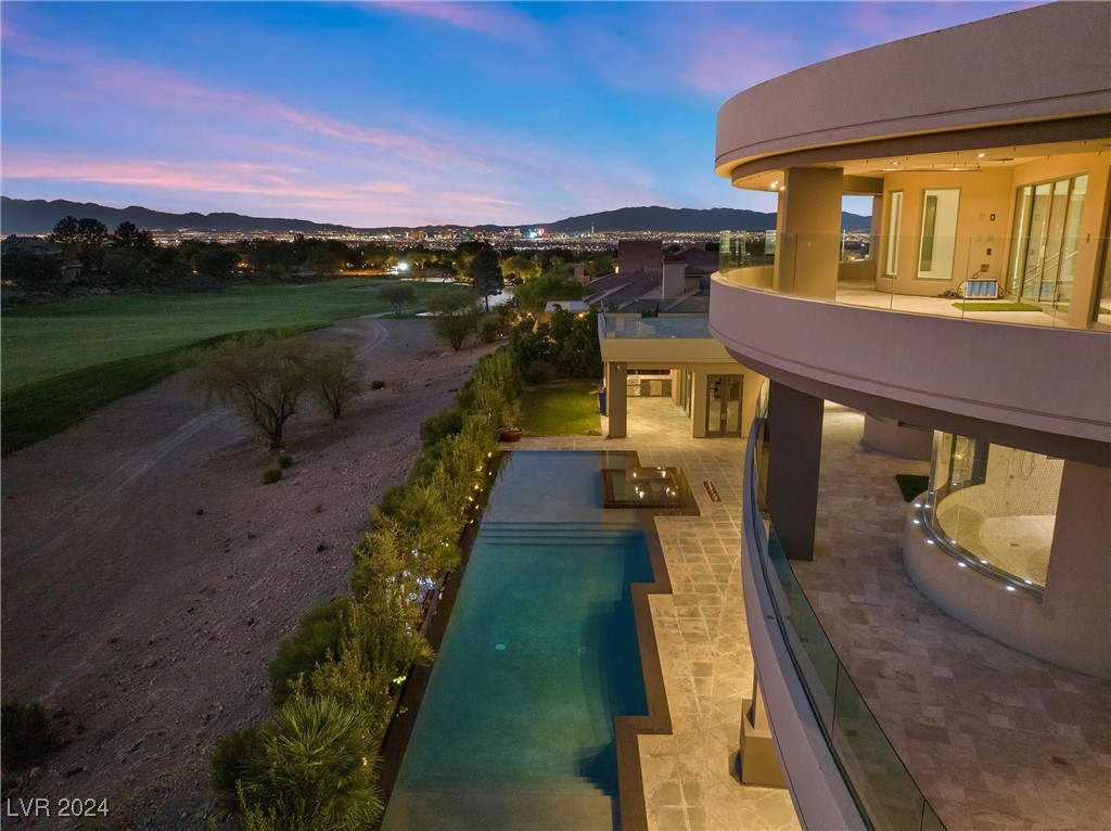 11 Anthem Pointe Court