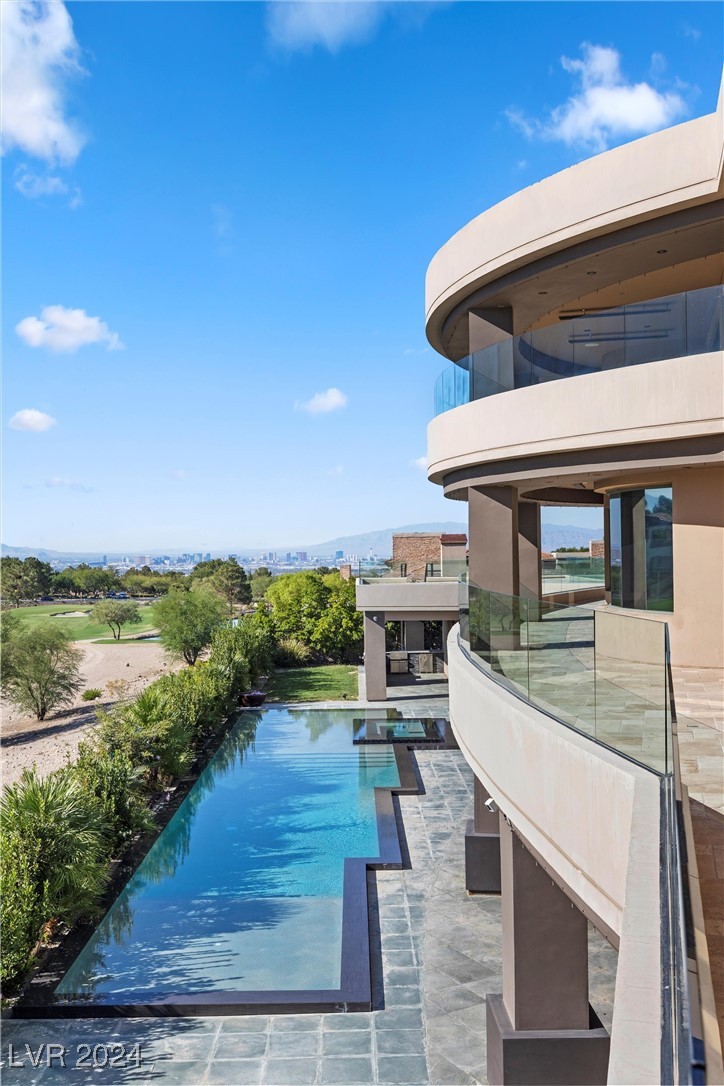 11 Anthem Pointe Court