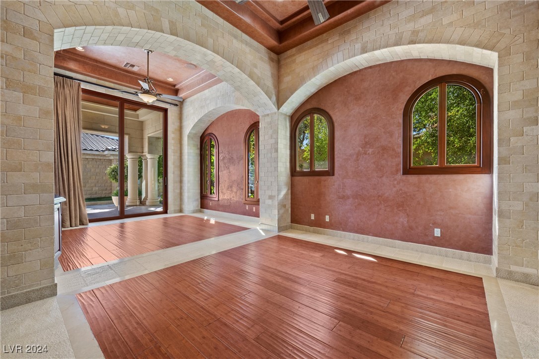 9409 Kings Gate Court