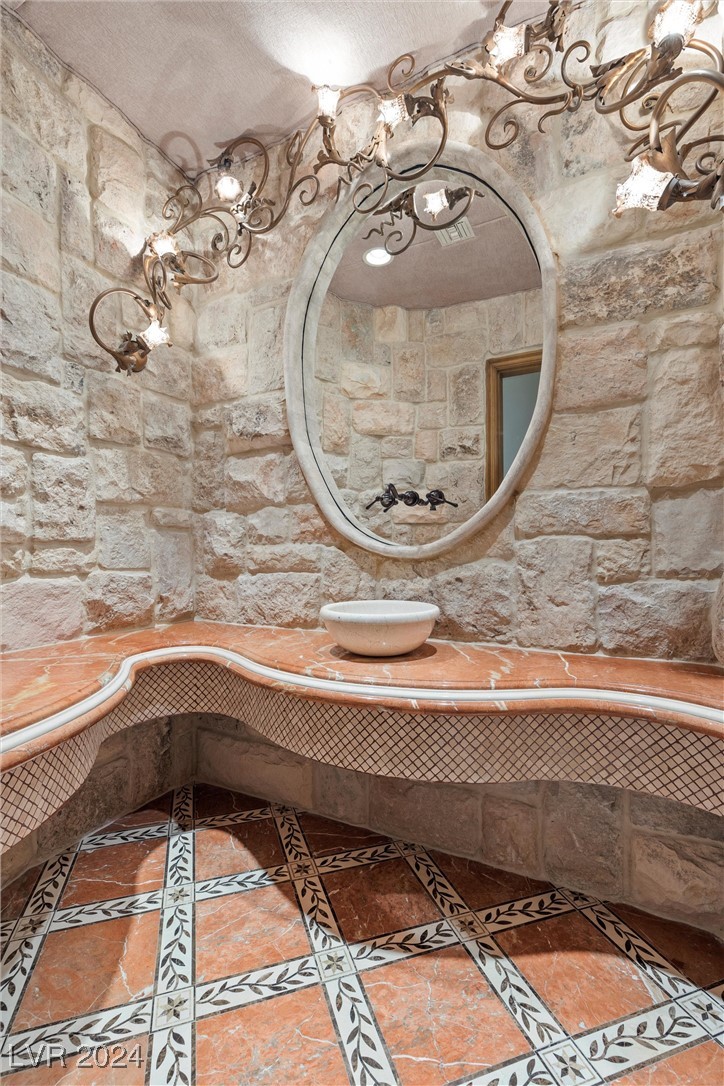 9409 Kings Gate Court