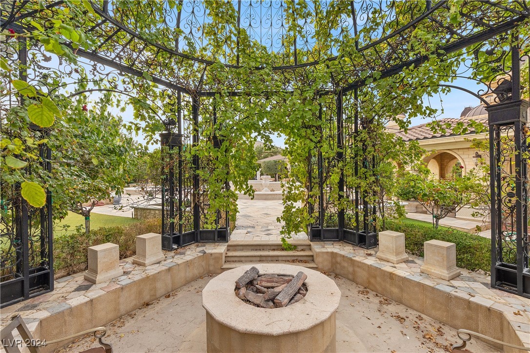 9409 Kings Gate Court