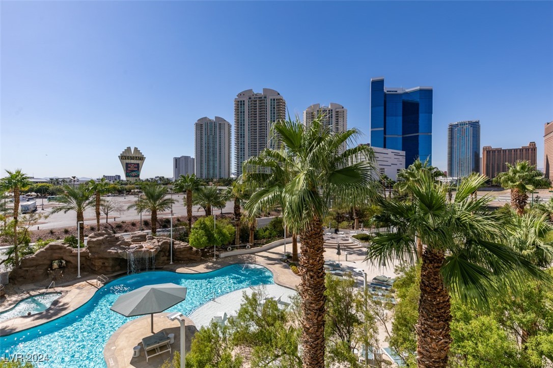 222 Karen Avenue 305