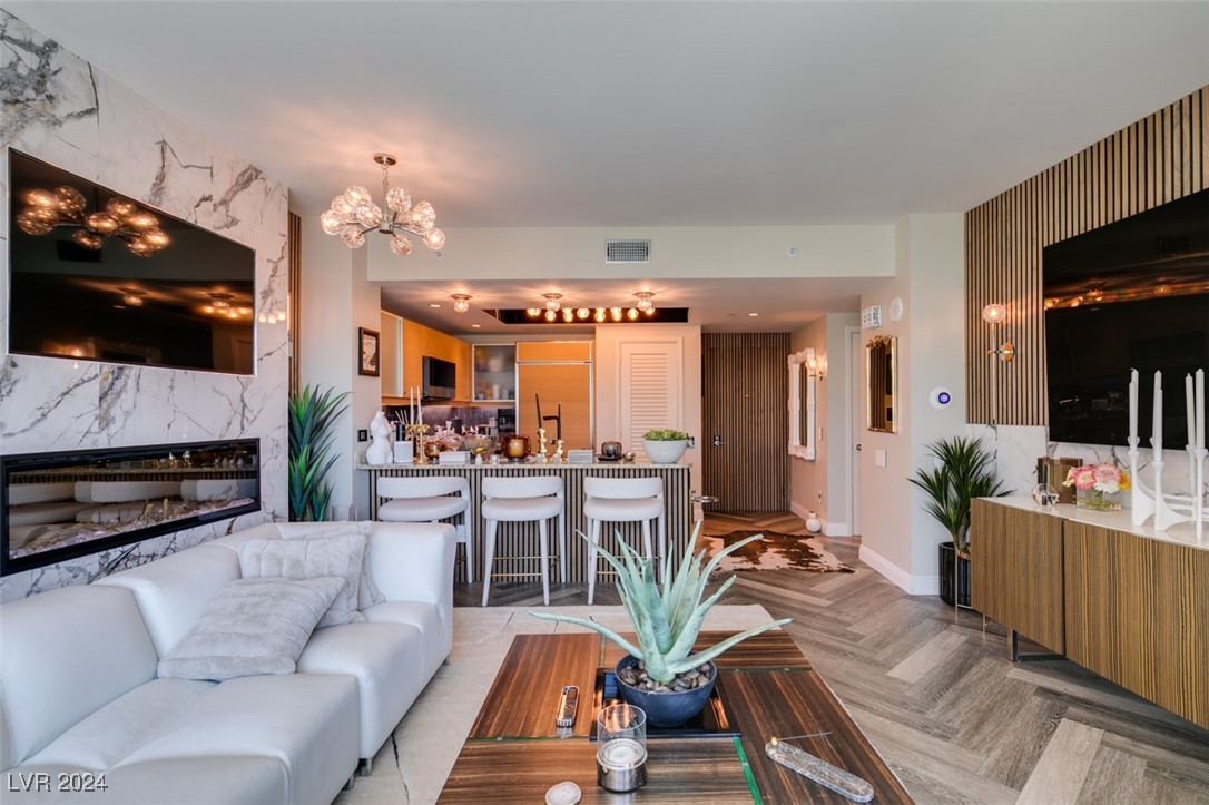 222 Karen Avenue 305