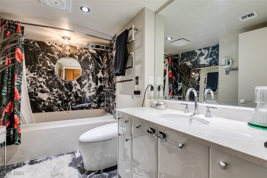 222 Karen Avenue 305