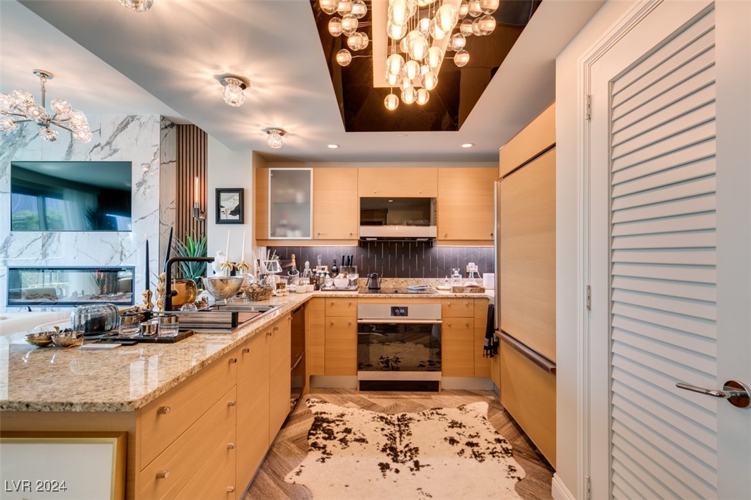 222 Karen Avenue 305