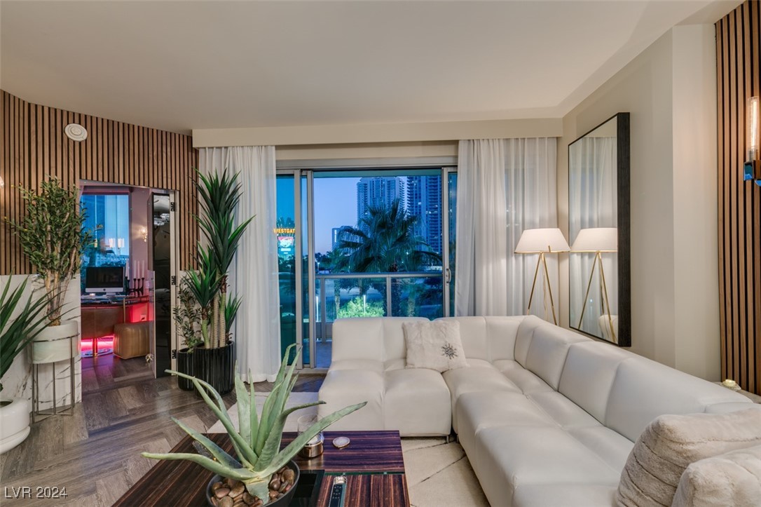 222 Karen Avenue 305