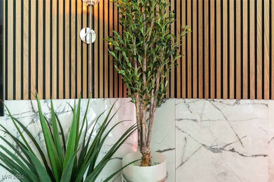 222 Karen Avenue 305