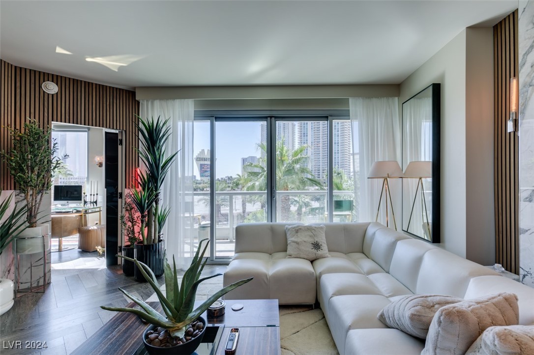 222 Karen Avenue 305