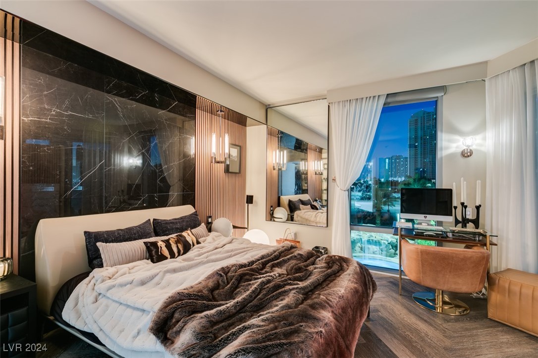 222 Karen Avenue 305