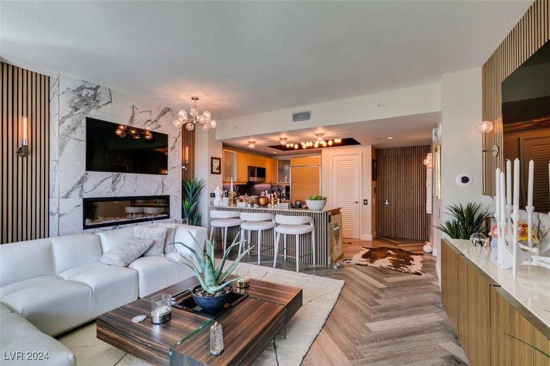 222 Karen Avenue 305