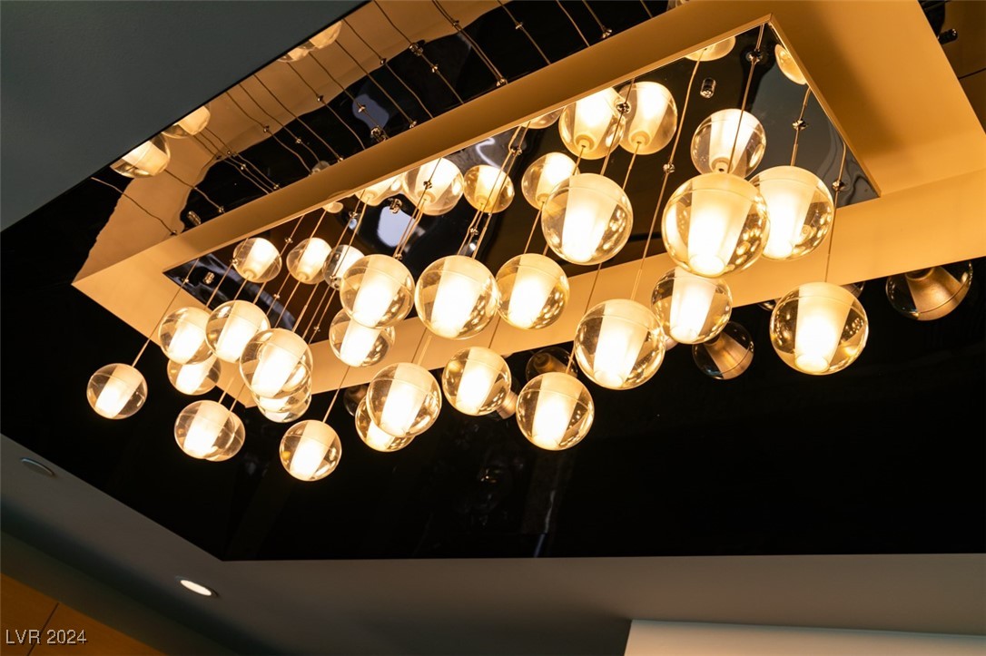 222 Karen Avenue 305