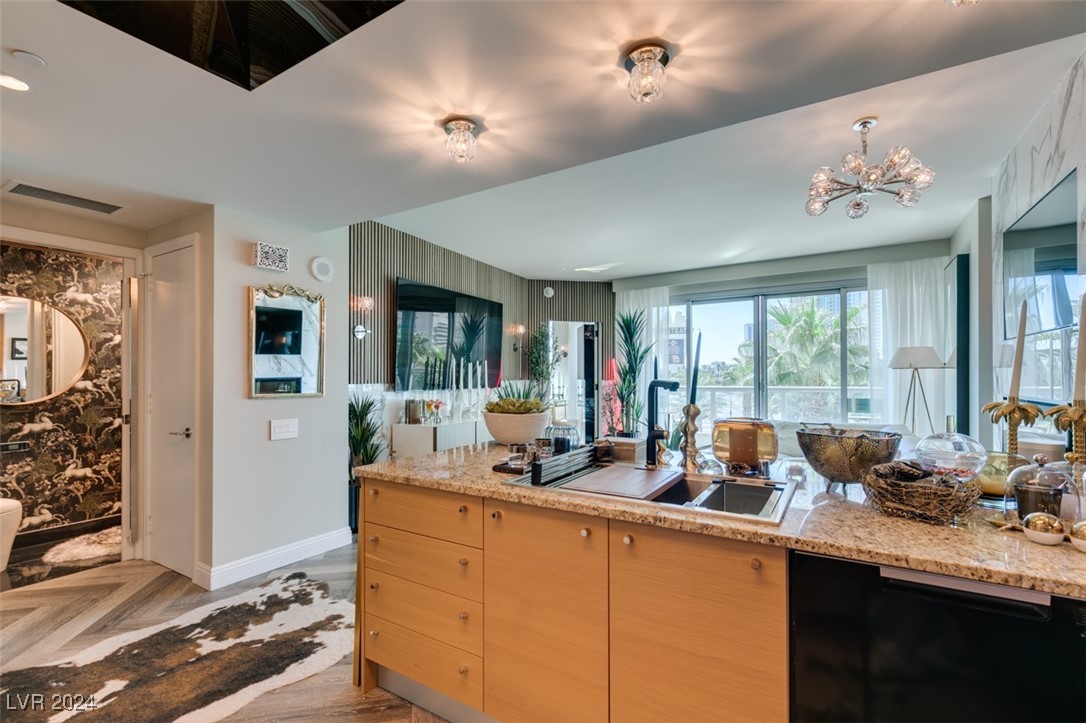 222 Karen Avenue 305