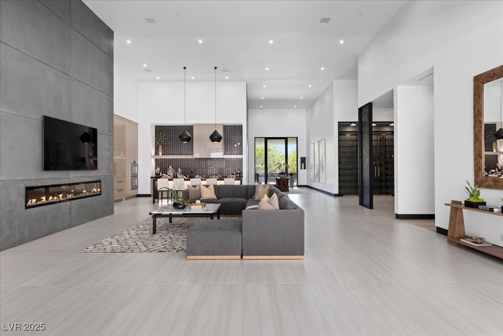 38 Skybird Court