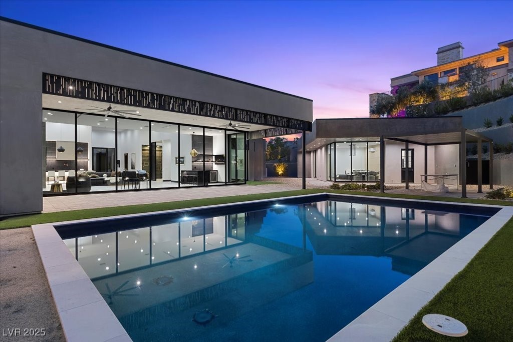 38 Skybird Court