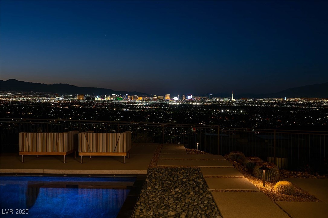 11 Cloud Chaser Boulevard