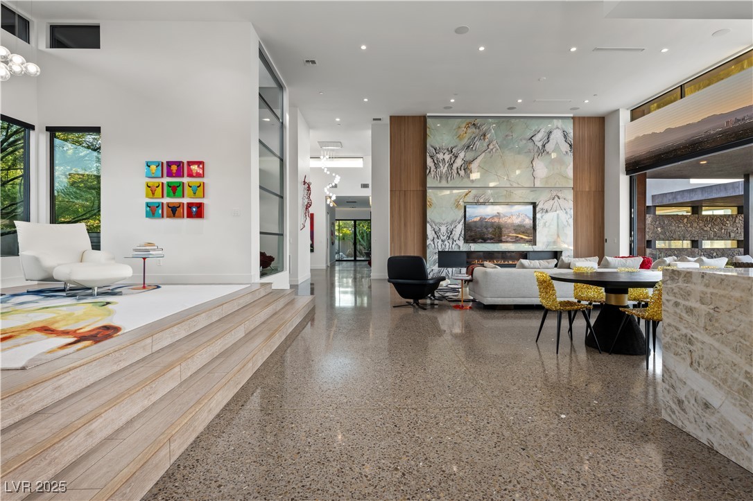 11 Cloud Chaser Boulevard