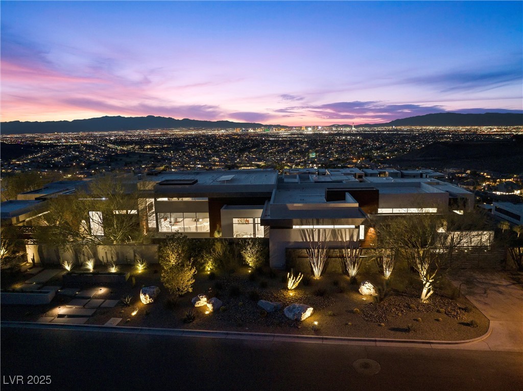11 Cloud Chaser Boulevard