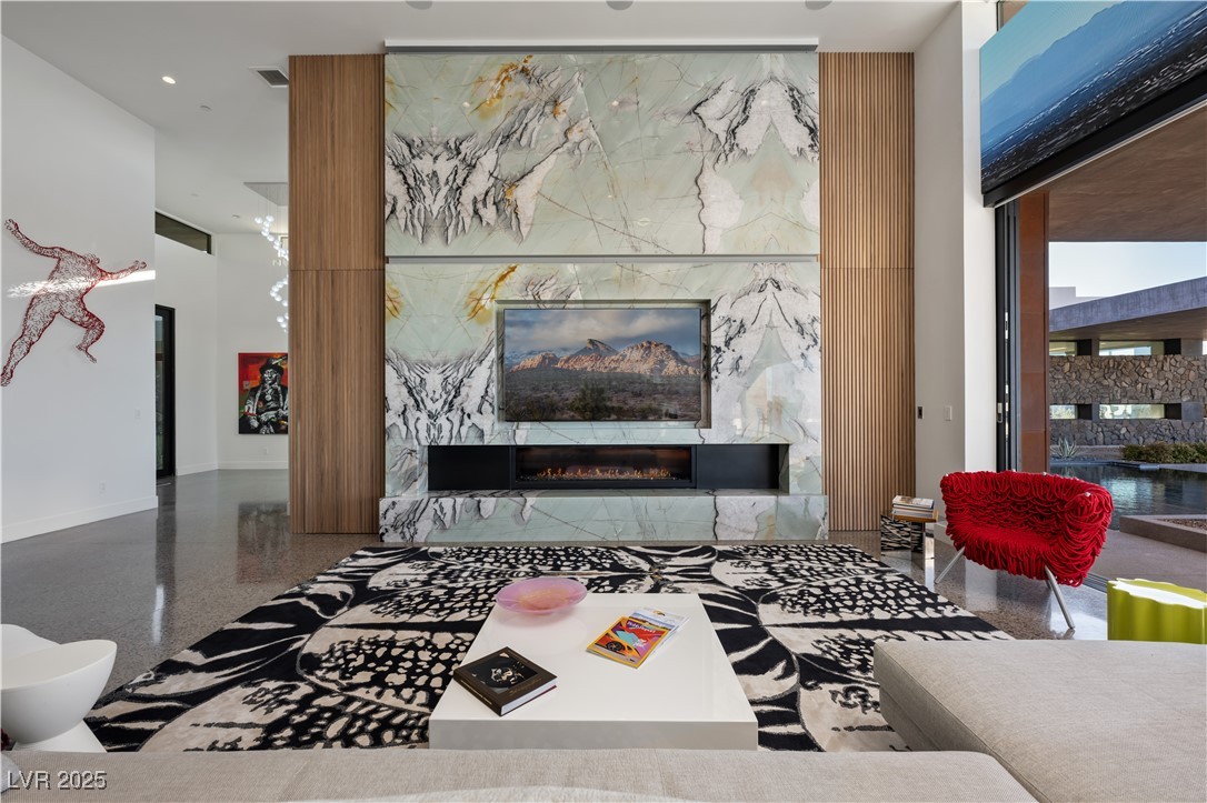 11 Cloud Chaser Boulevard