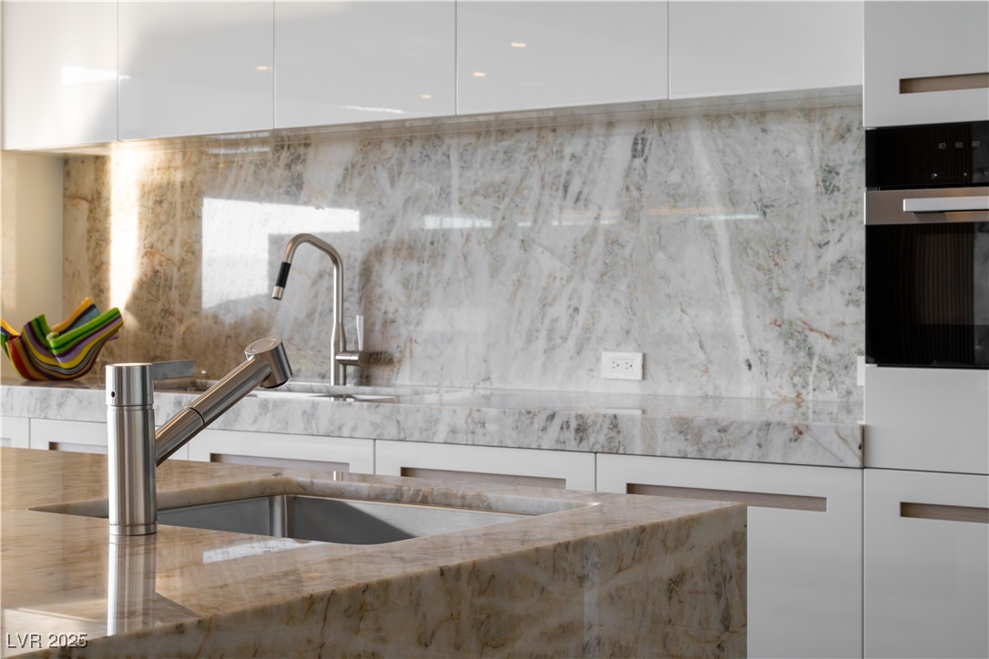 11 Cloud Chaser Boulevard