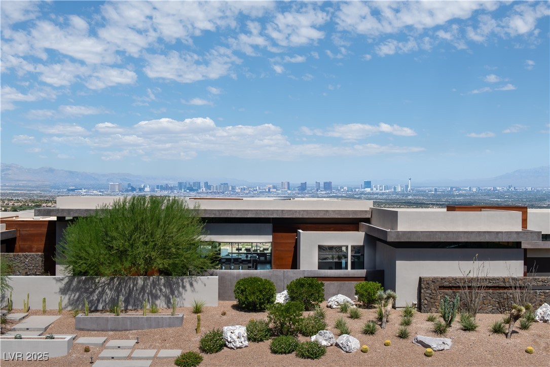 11 Cloud Chaser Boulevard