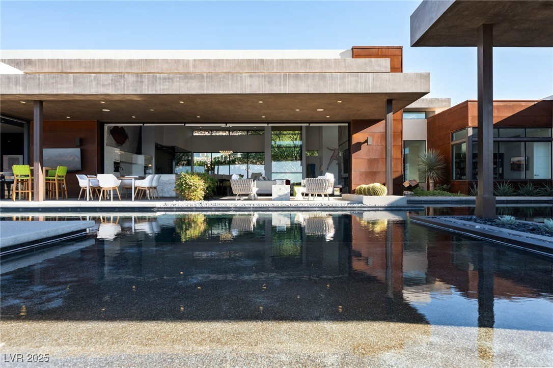 11 Cloud Chaser Boulevard