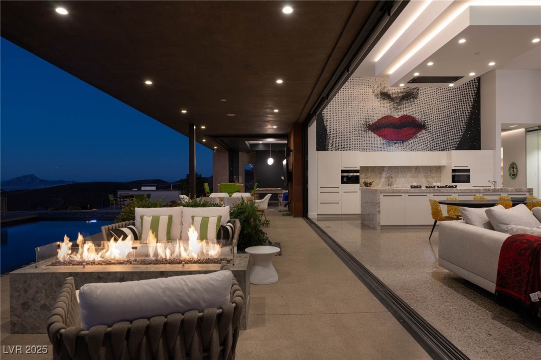 11 Cloud Chaser Boulevard