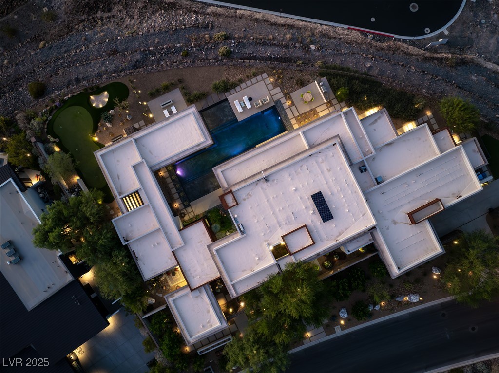 11 Cloud Chaser Boulevard