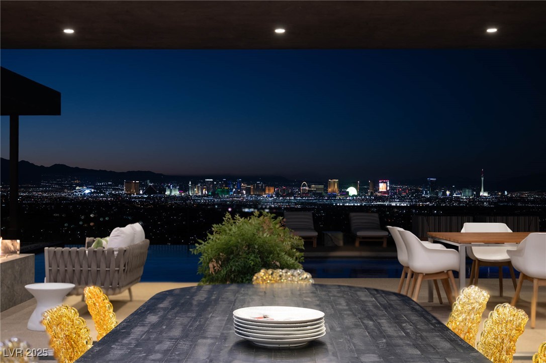 11 Cloud Chaser Boulevard