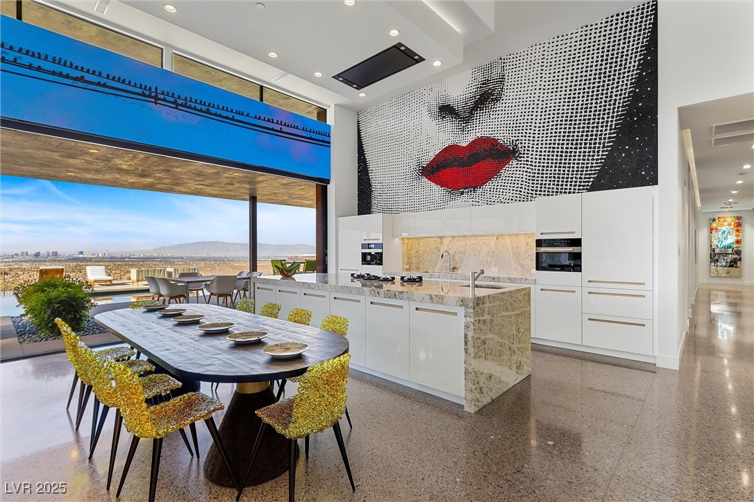 11 Cloud Chaser Boulevard