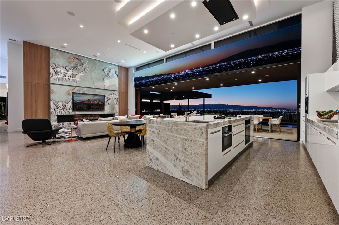 11 Cloud Chaser Boulevard