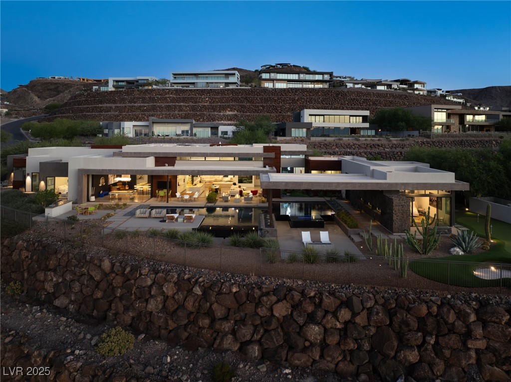 11 Cloud Chaser Boulevard