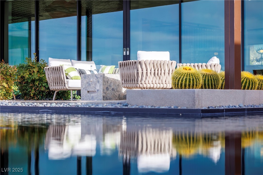 11 Cloud Chaser Boulevard