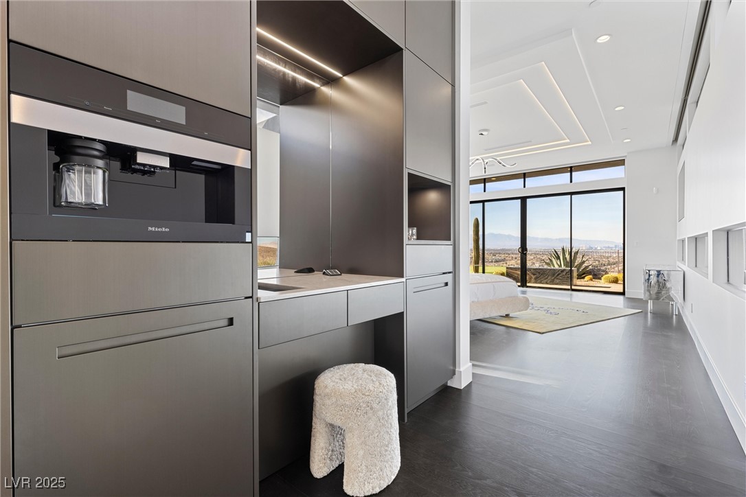 11 Cloud Chaser Boulevard