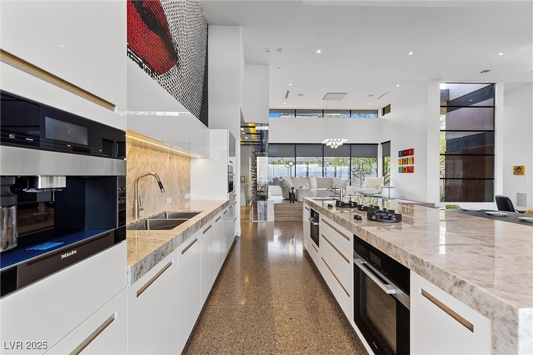 11 Cloud Chaser Boulevard