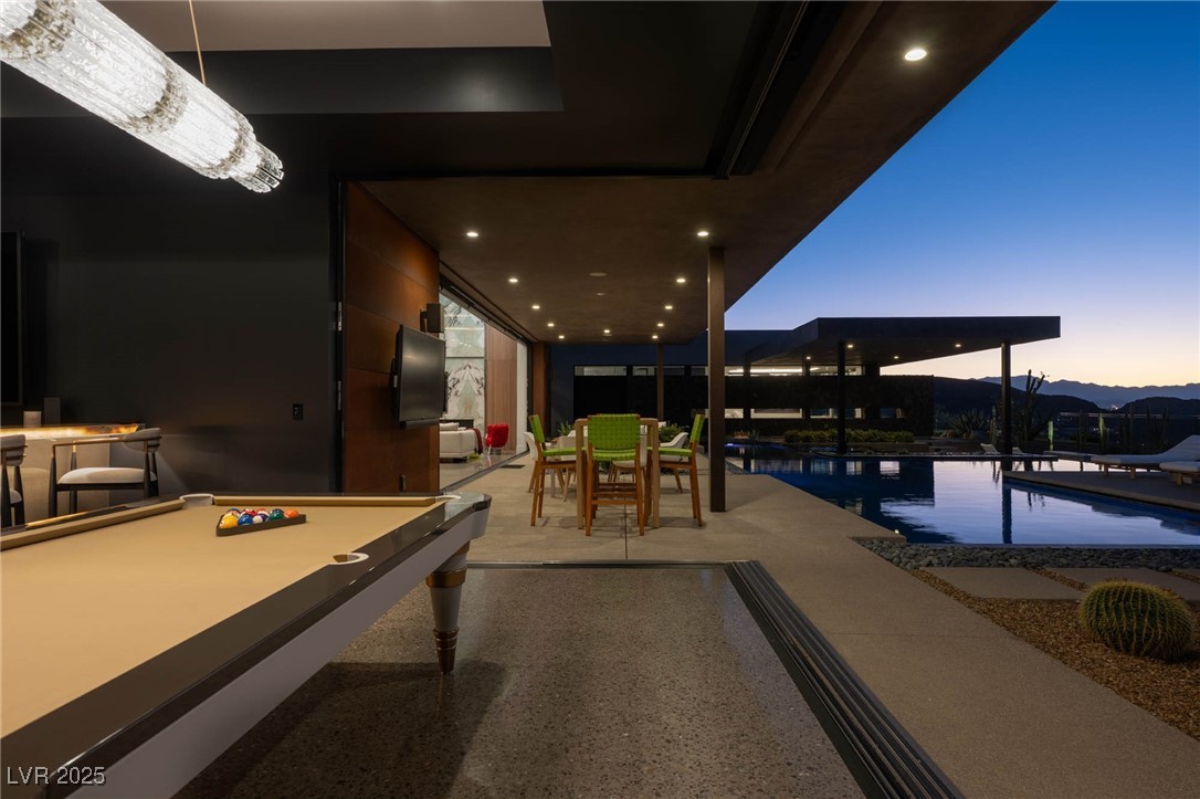 11 Cloud Chaser Boulevard