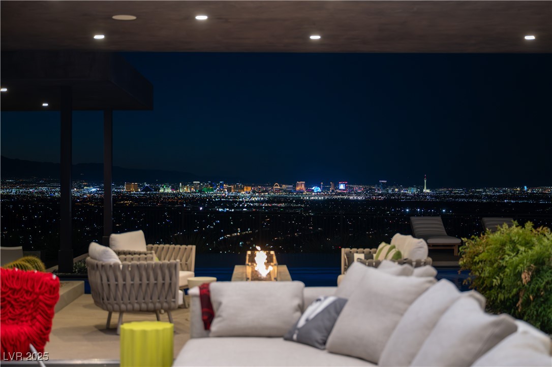 11 Cloud Chaser Boulevard