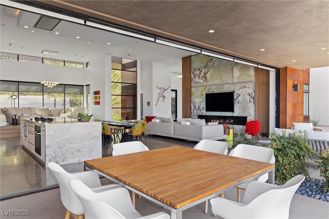 11 Cloud Chaser Boulevard