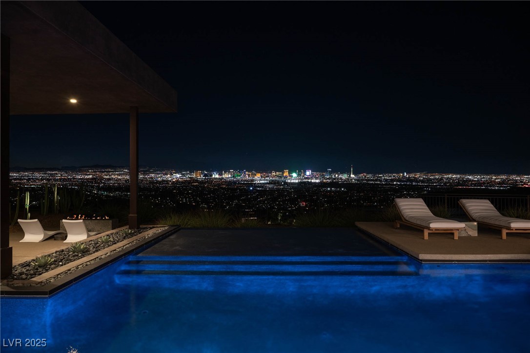 11 Cloud Chaser Boulevard