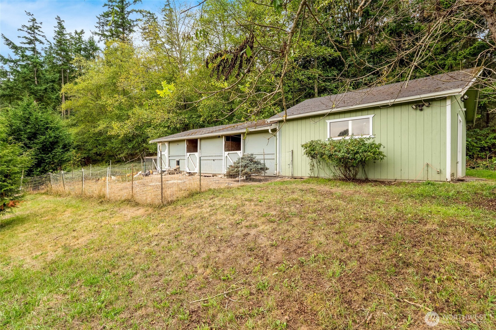 85 W Bradley Place