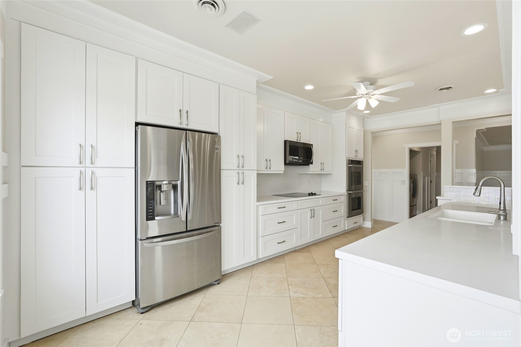 838 Gladstone Drive