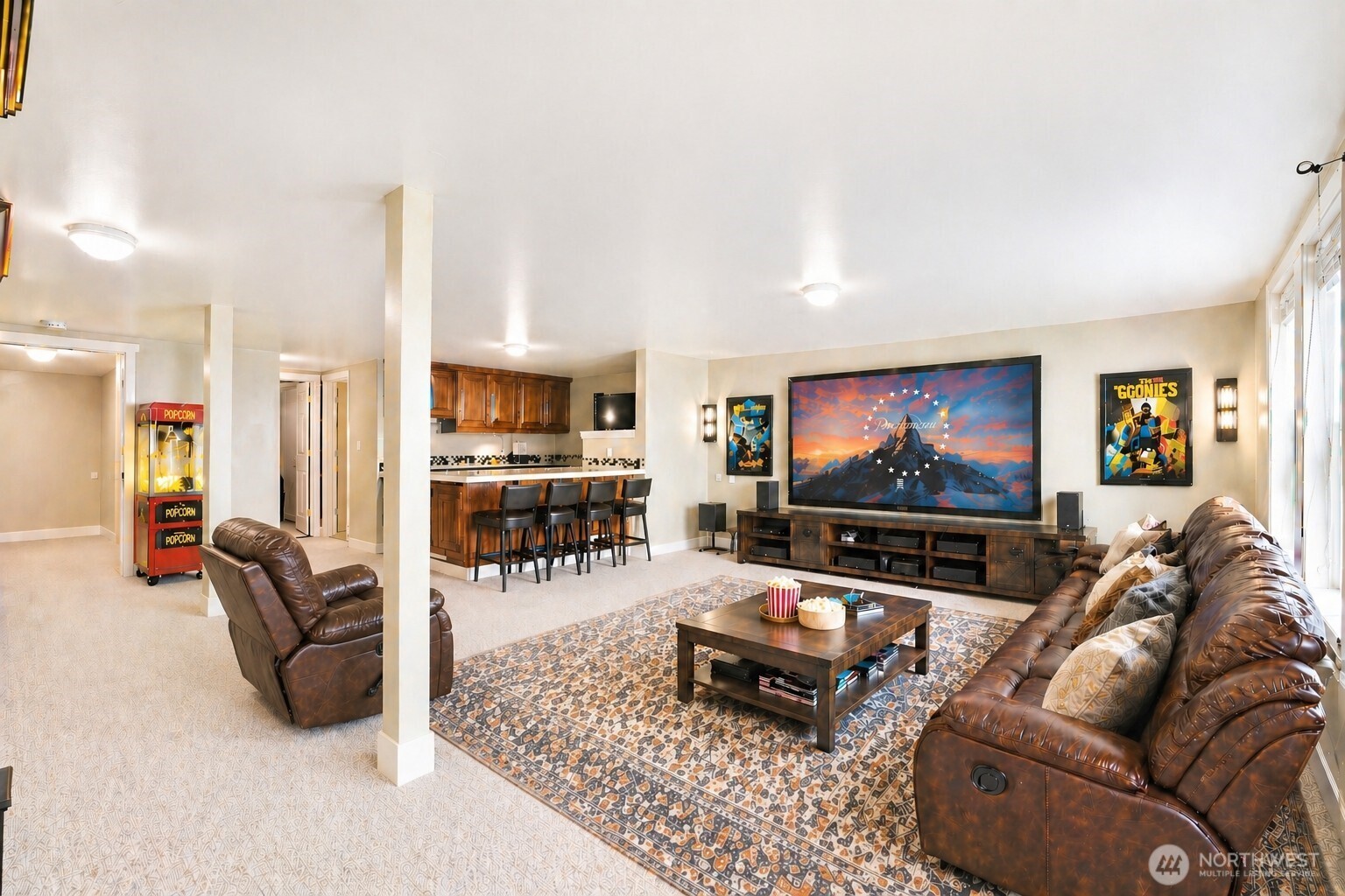 838 Gladstone Drive