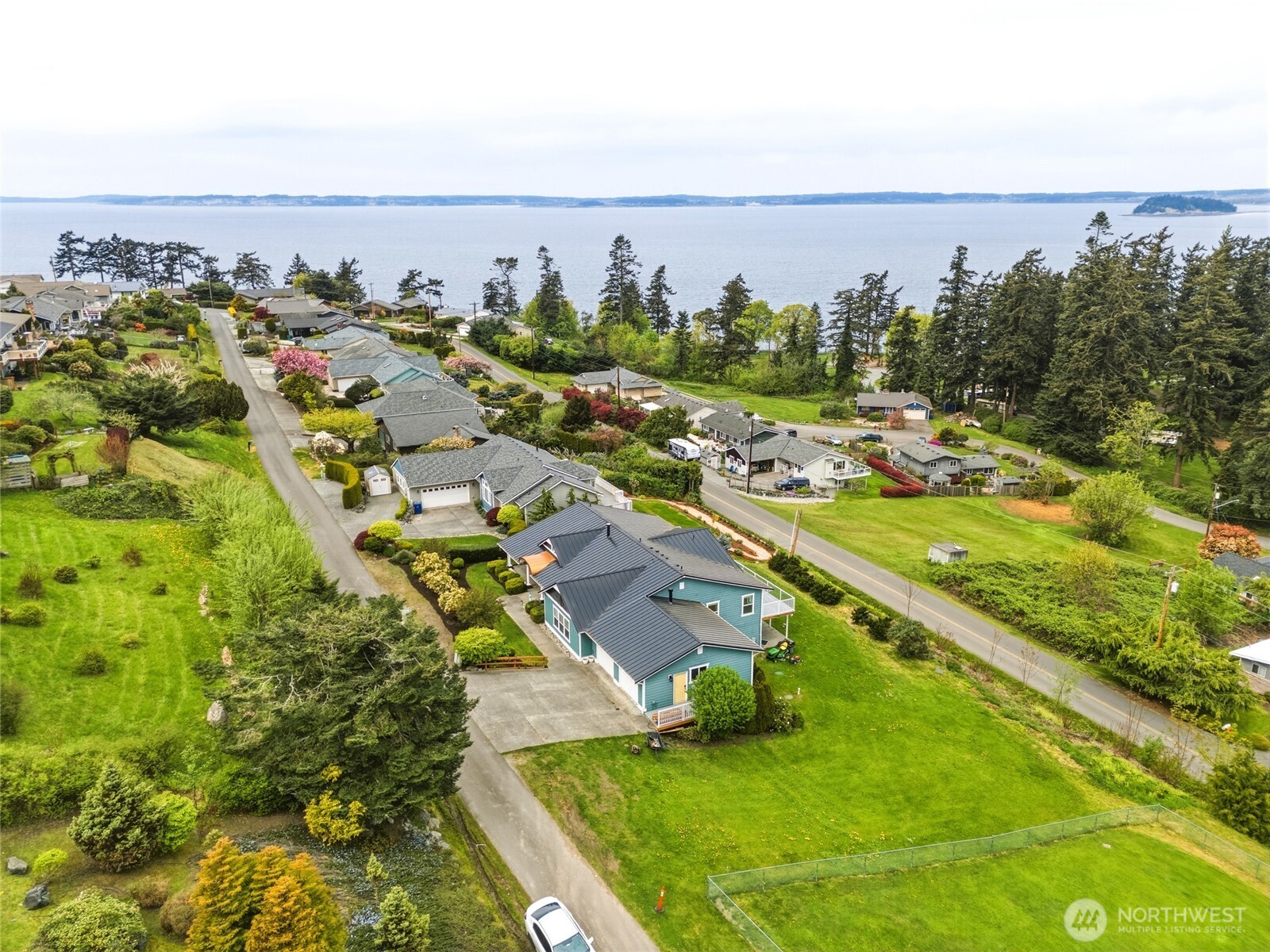 838 Gladstone Drive