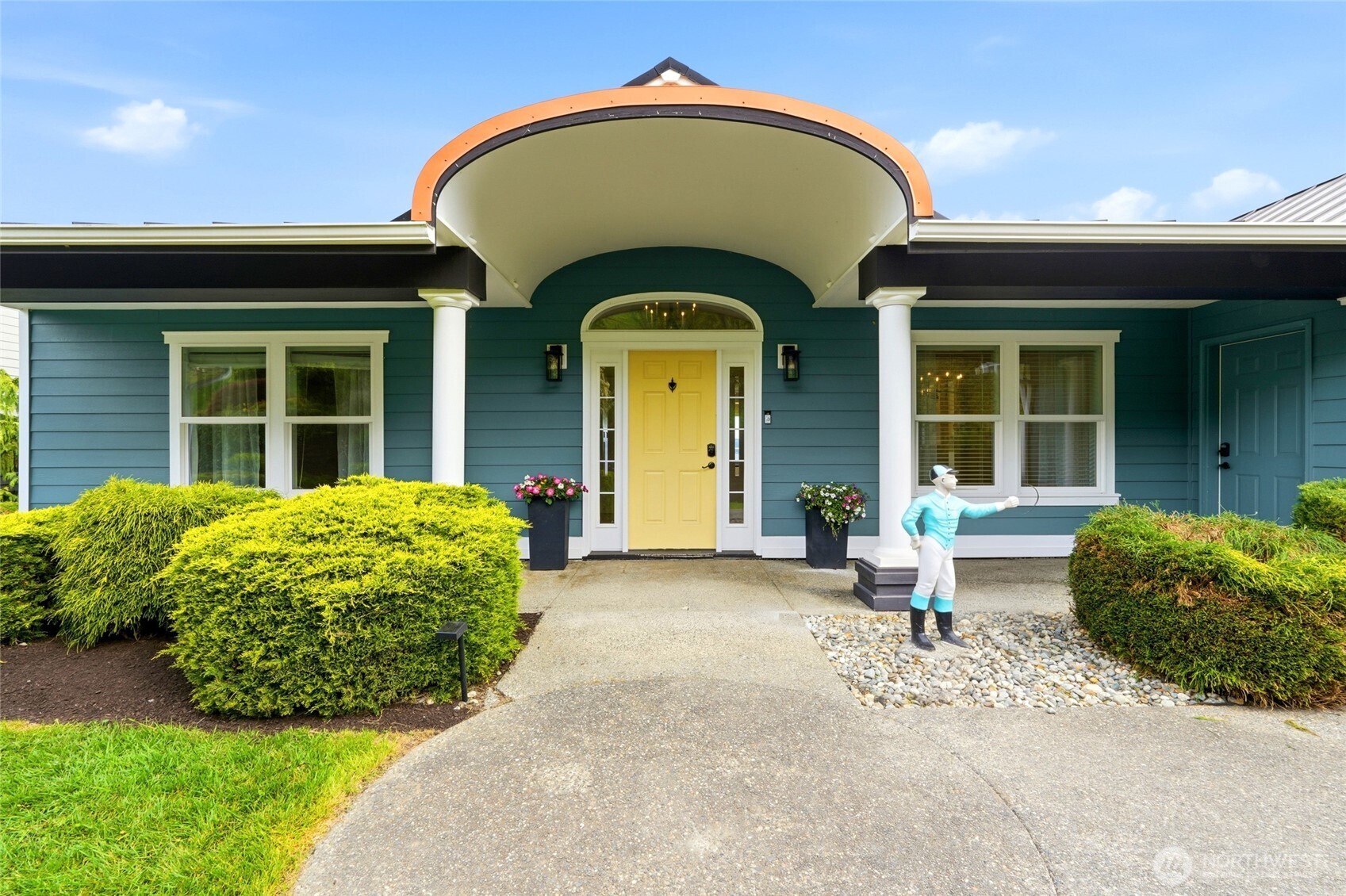 838 Gladstone Drive