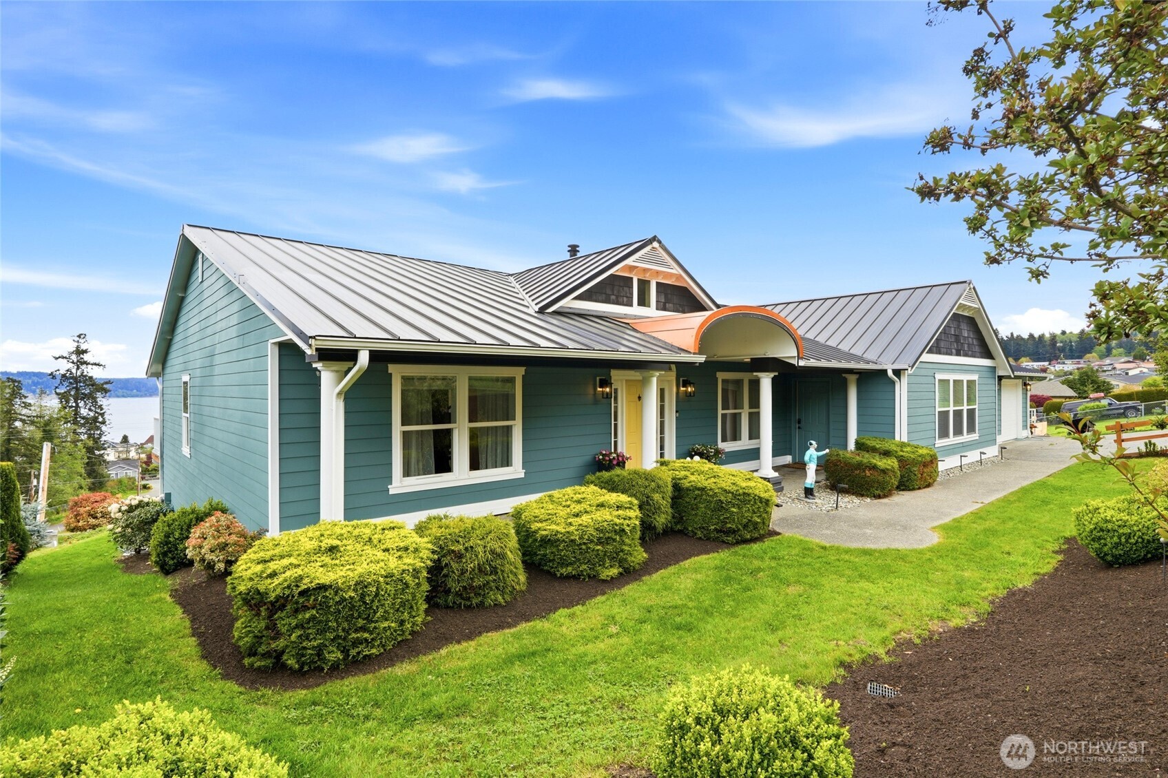 838 Gladstone Drive
