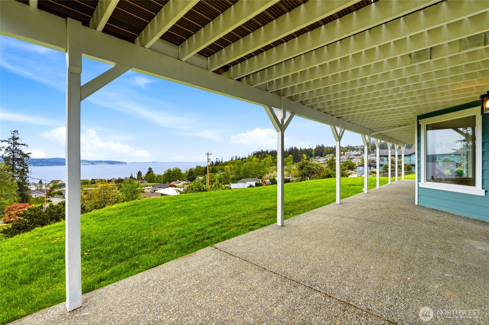 838 Gladstone Drive