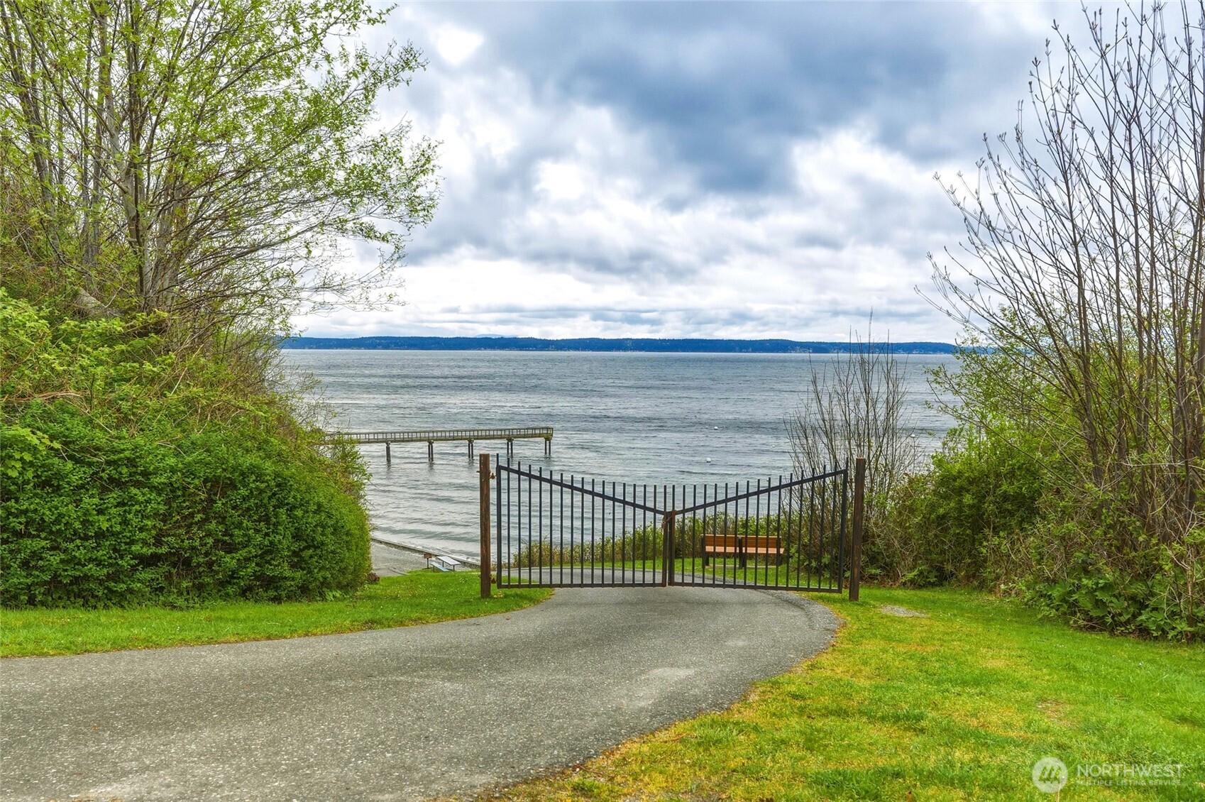 838 Gladstone Drive