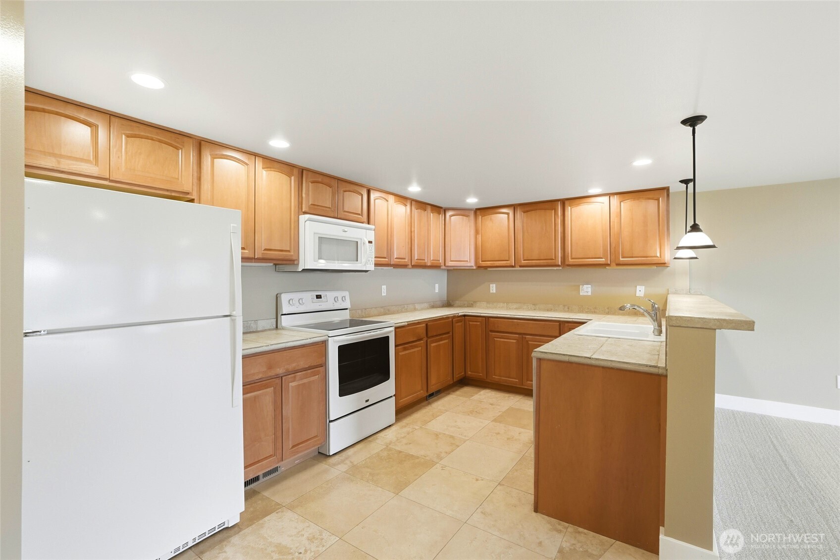838 Gladstone Drive