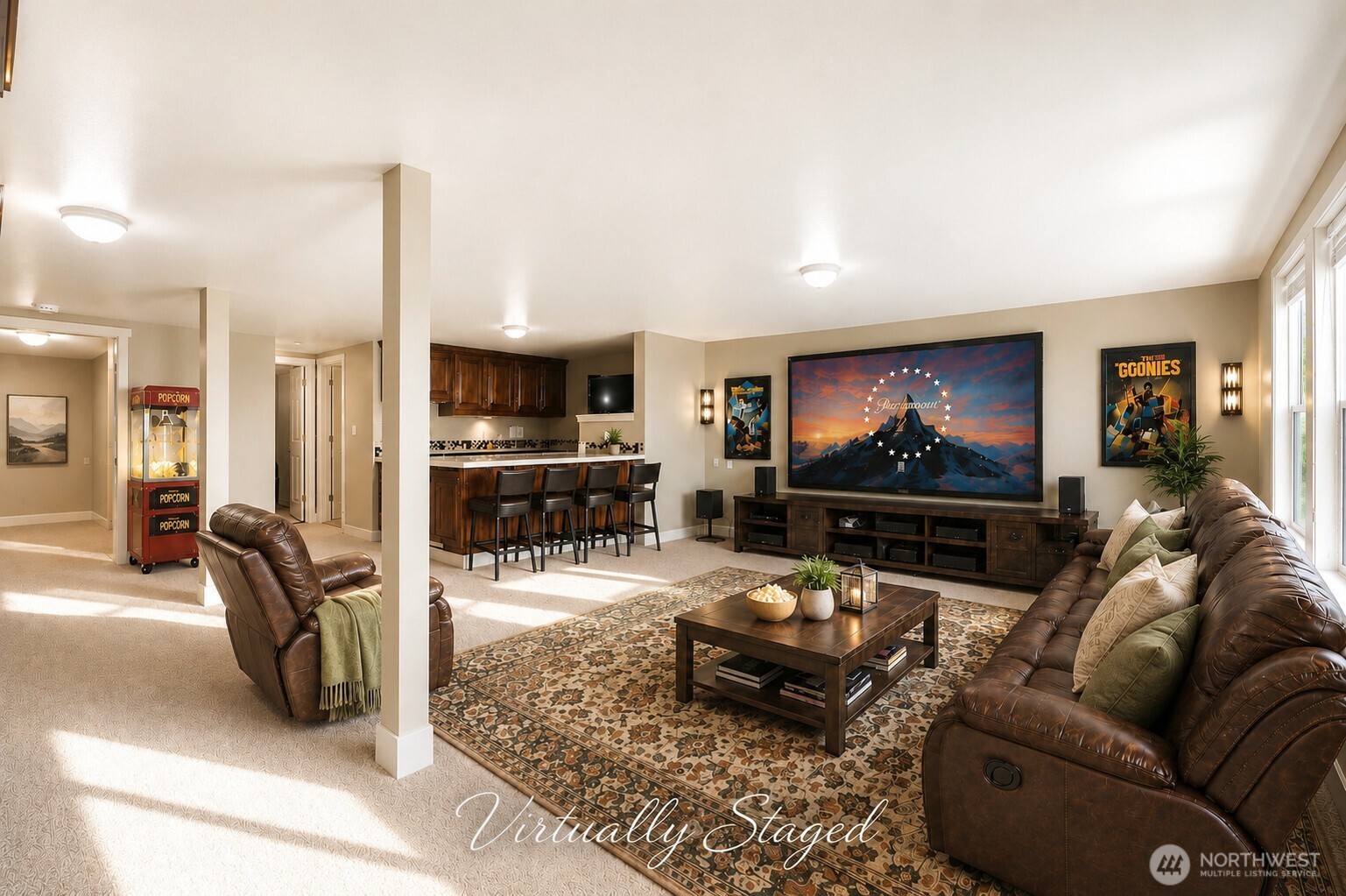 838 W Gladstone Drive
